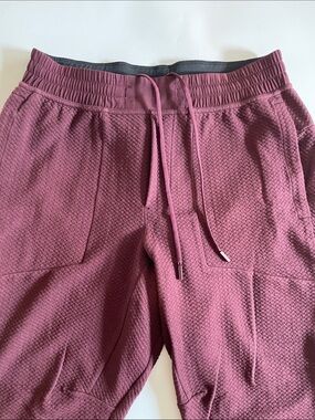 Lululemon At Ease Textured Drawstring Joggers in Maroon red